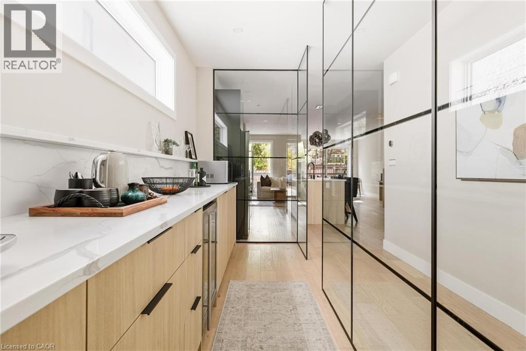 95 William Street W, Waterloo, ON - Indoor