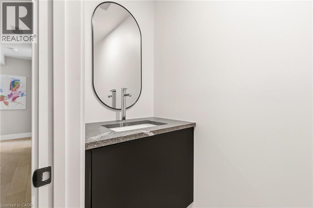 95 William Street W, Waterloo, ON - Indoor Photo Showing Bathroom