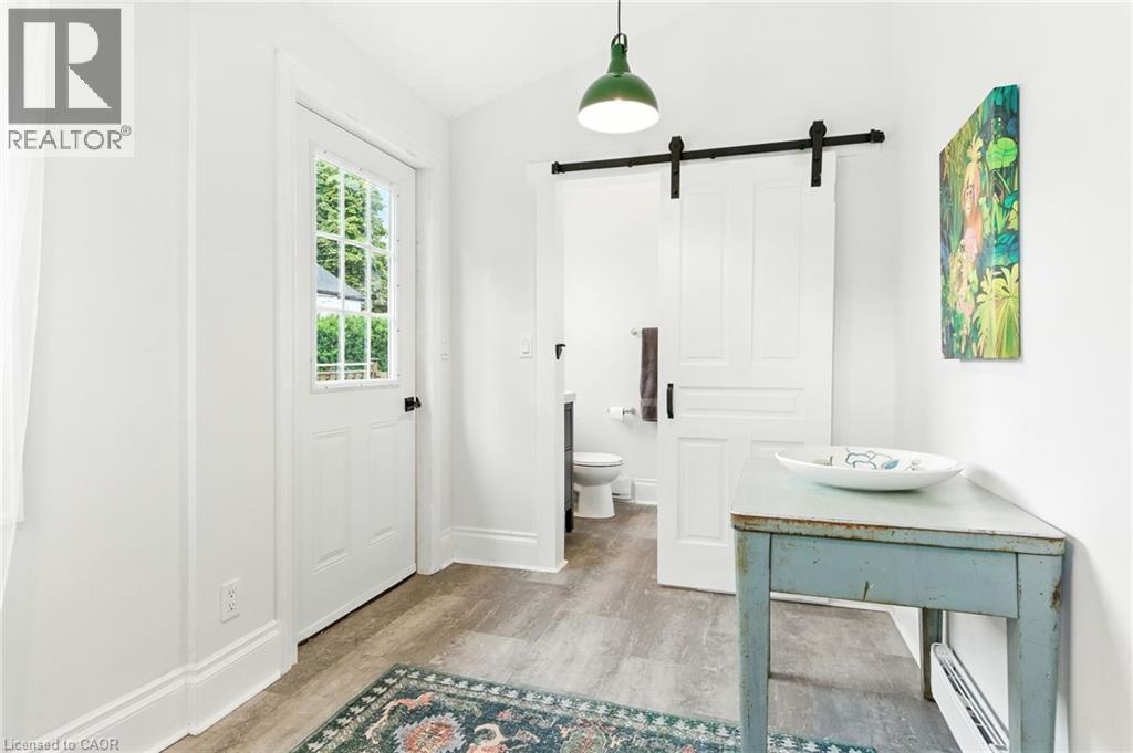 12 Francis Street, Hamilton, ON - Indoor Photo Showing Other Room