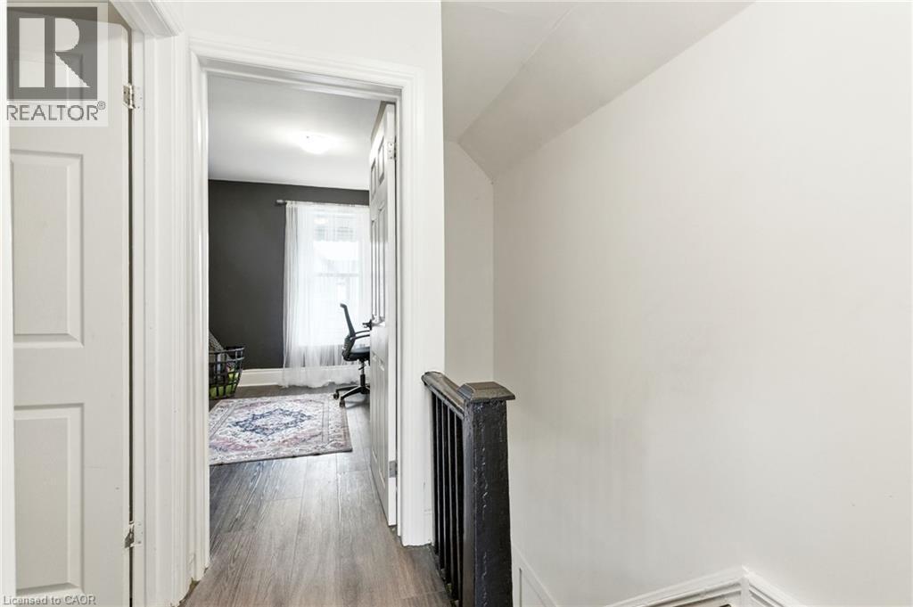 12 Francis Street, Hamilton, ON - Indoor Photo Showing Other Room