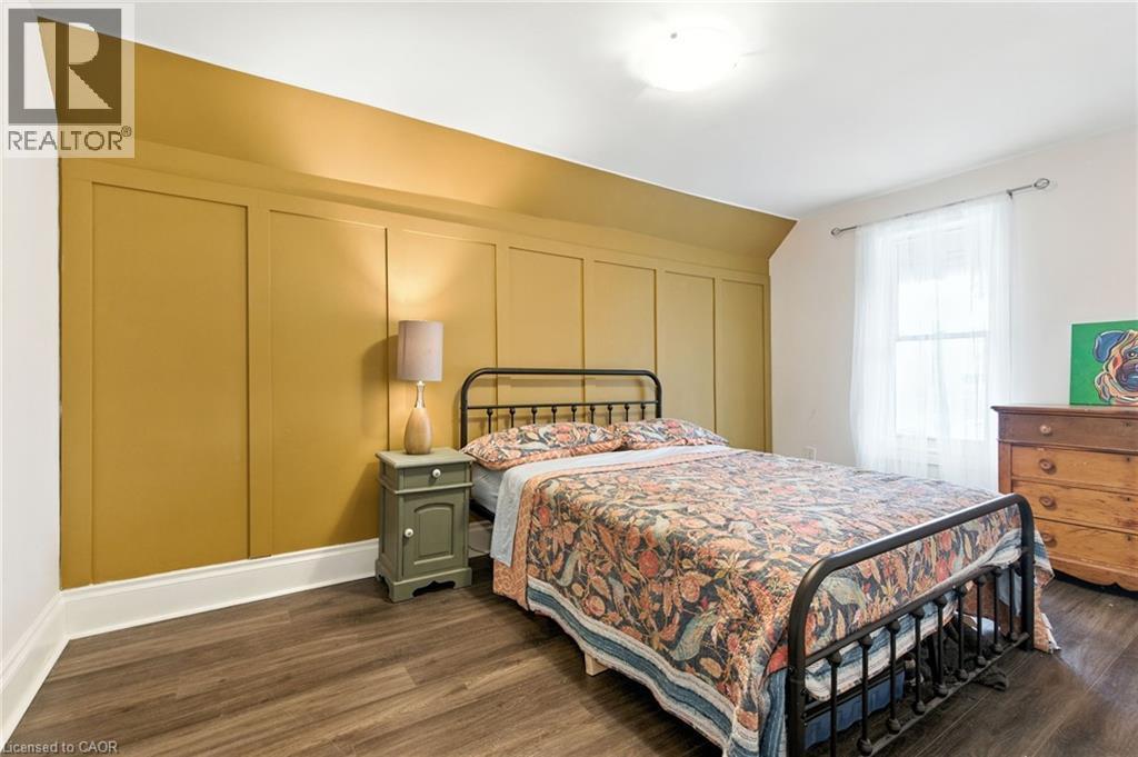 12 Francis Street, Hamilton, ON - Indoor Photo Showing Bedroom