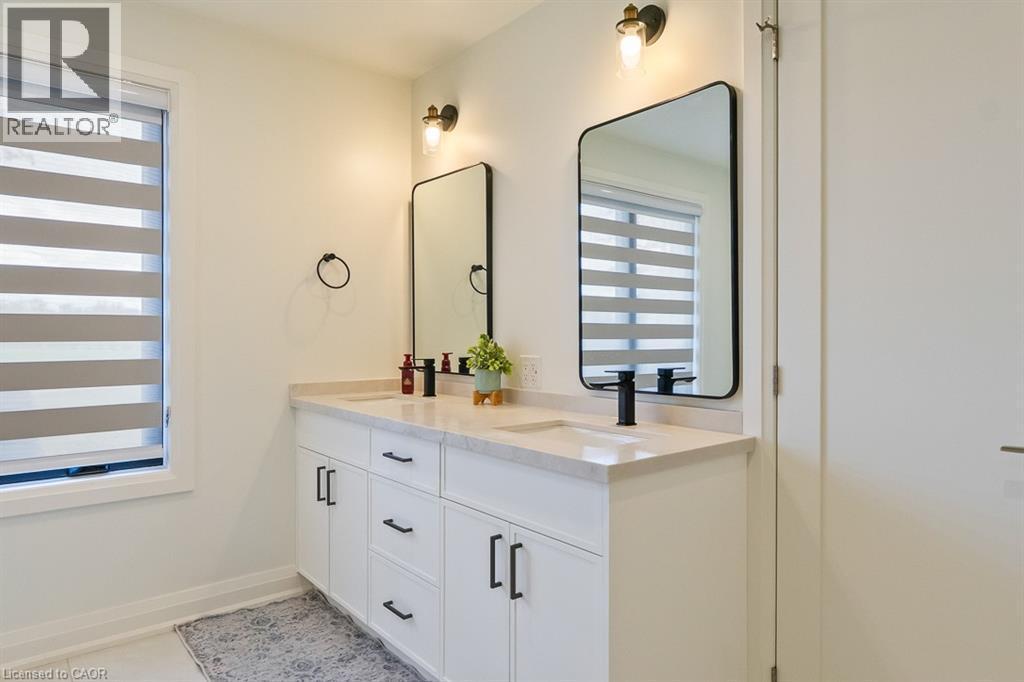 Bungalow - 5665 Milburough Line, Burlington, ON