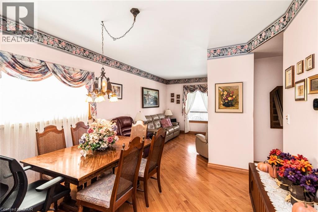 538 Hughson Street N, Hamilton, ON - Indoor Photo Showing Dining Room