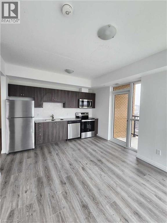 108 Garment Street Unit# 708, Kitchener, ON - Indoor Photo Showing Kitchen