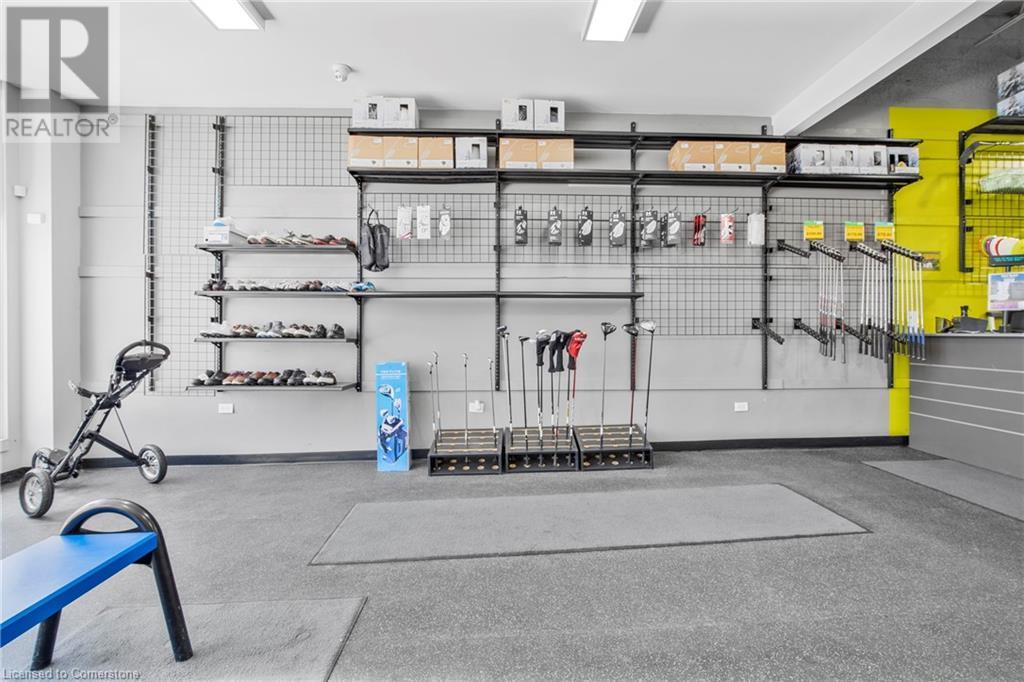 Miscellaneous room with baseboards - 622 Upper James Street, Hamilton, ON