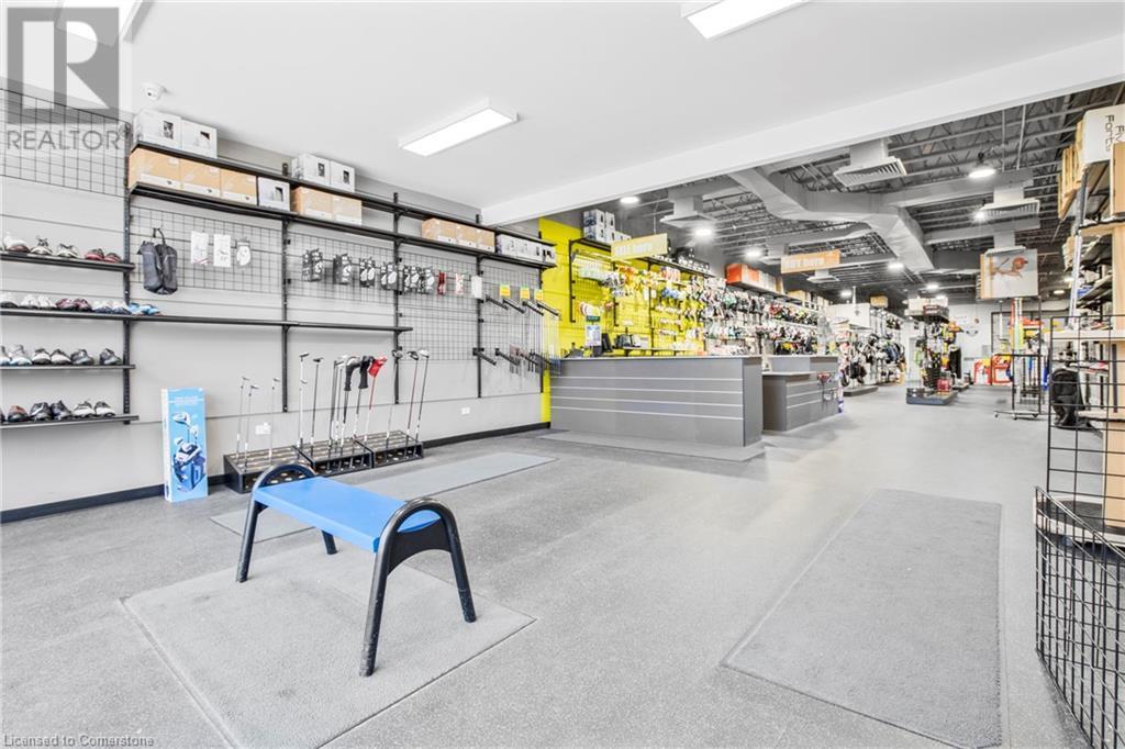 Garage with a workshop area - 622 Upper James Street, Hamilton, ON