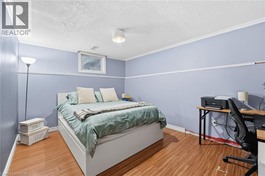 104 Cindy Avenue, Cambridge, ON - Indoor Photo Showing Bedroom