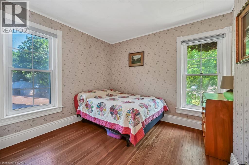 94 Sutherland Street W, Caledonia, ON - Indoor Photo Showing Bedroom
