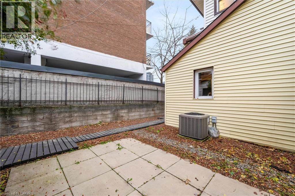 11 Ford Street, Hamilton, ON - Outdoor