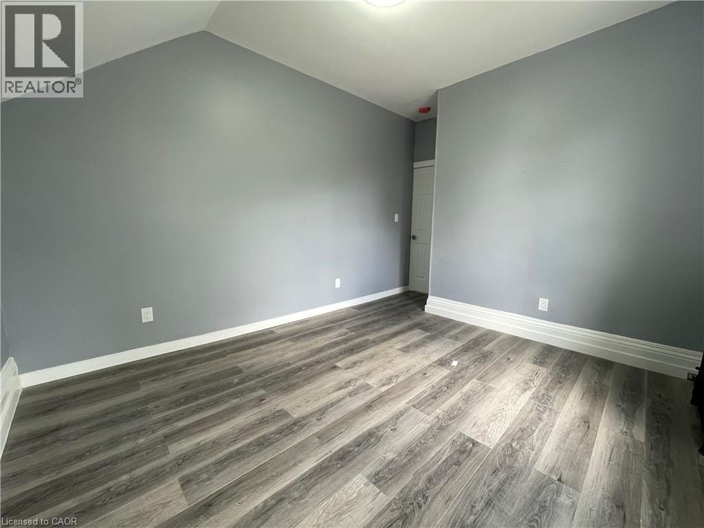 49 Madison Avenue N, Kitchener, ON - Indoor Photo Showing Other Room