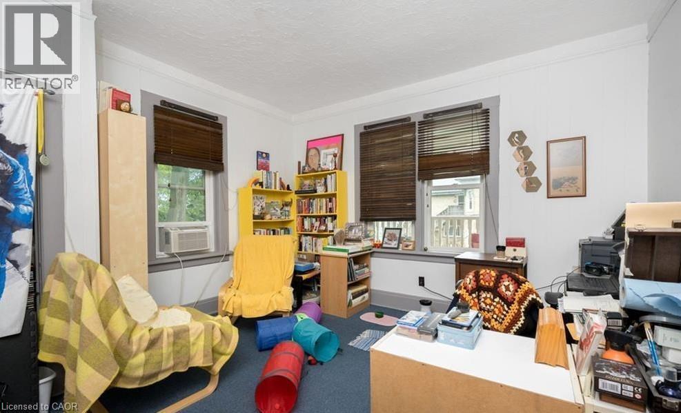 14 Young Street W, Waterloo, ON - Indoor Photo Showing Other Room