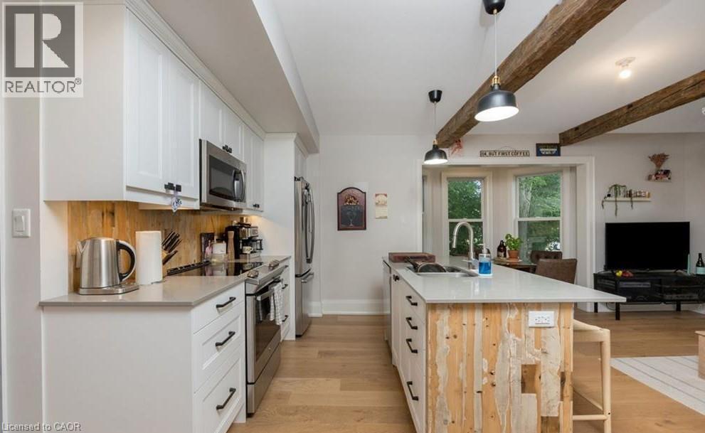 14 Young Street W, Waterloo, ON - Indoor Photo Showing Kitchen