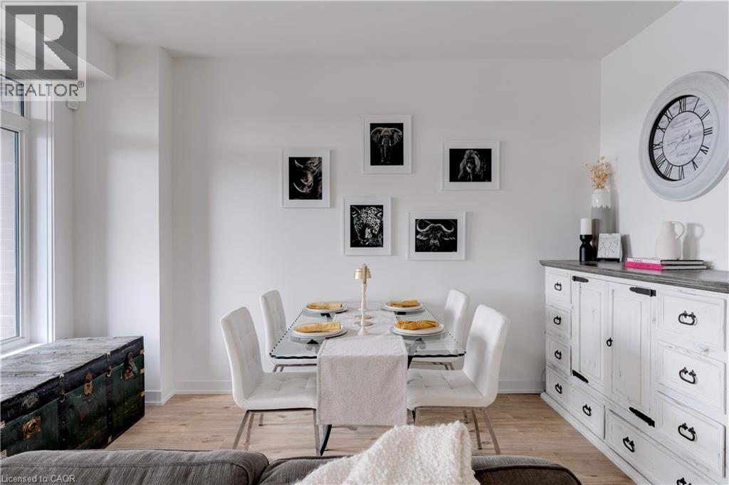 590 North Service Road Unit# 46, Hamilton, ON - Indoor Photo Showing Dining Room