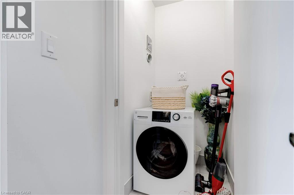590 North Service Road Unit# 46, Hamilton, ON - Indoor Photo Showing Laundry Room