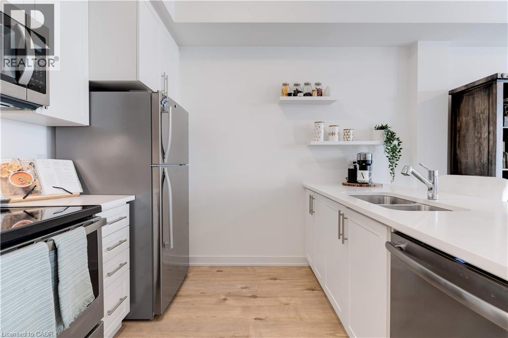 590 North Service Road Unit# 46, Hamilton, ON - Indoor Photo Showing Kitchen With Double Sink