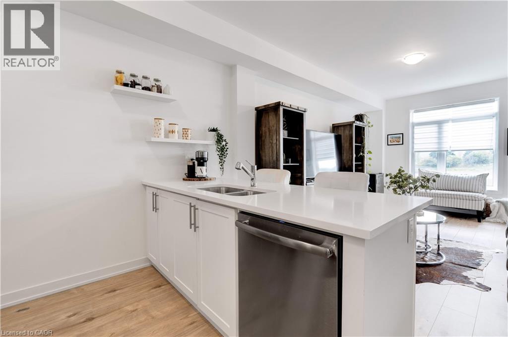 590 North Service Road Unit# 46, Hamilton, ON - Indoor Photo Showing Kitchen With Double Sink