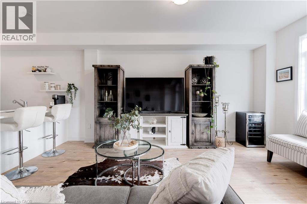 590 North Service Road Unit# 46, Hamilton, ON - Indoor