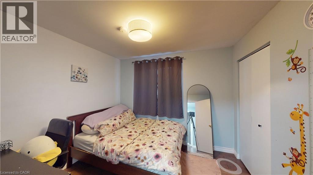 6 Adler Avenue, Hamilton, ON - Indoor Photo Showing Bedroom