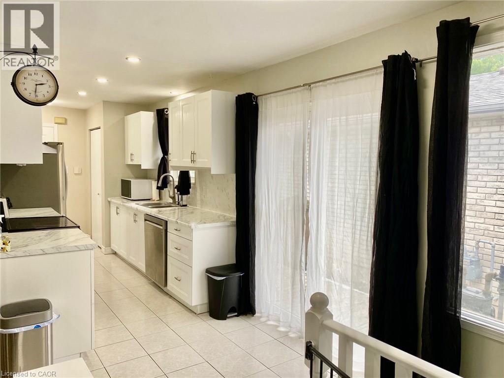 6 Adler Avenue, Hamilton, ON - Indoor Photo Showing Kitchen