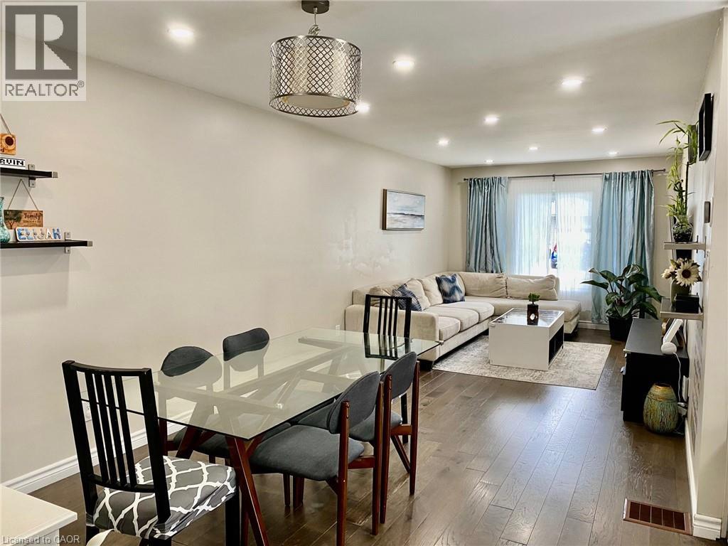 6 Adler Avenue, Hamilton, ON - Indoor Photo Showing Dining Room