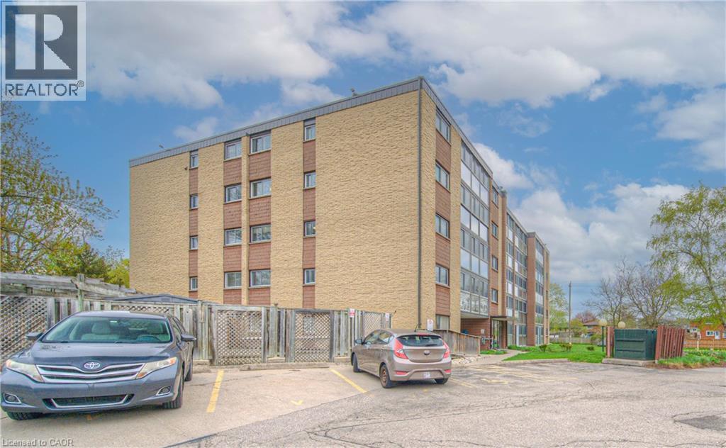 Chateau Champlain I - 400 Champlain Boulevard Unit# 406, Cambridge, ON - Outdoor