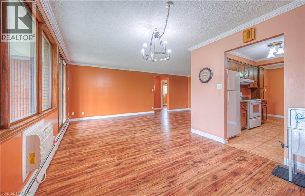 Dining/Living Room - 400 Champlain Boulevard Unit# 406, Cambridge, ON - Indoor Photo Showing Other Room