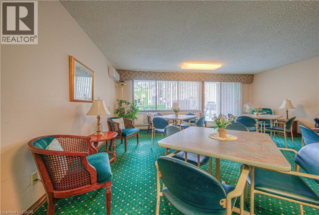 Party Room - 400 Champlain Boulevard Unit# 406, Cambridge, ON - Indoor Photo Showing Living Room