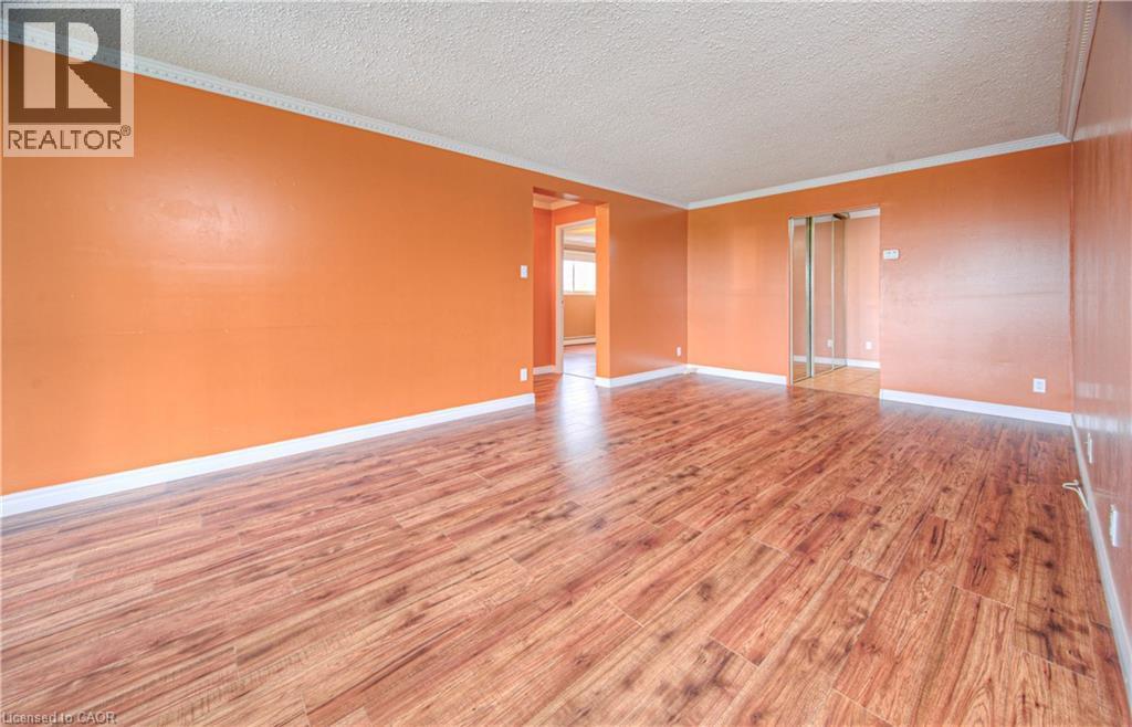 Living Room - 400 Champlain Boulevard Unit# 406, Cambridge, ON - Indoor Photo Showing Other Room