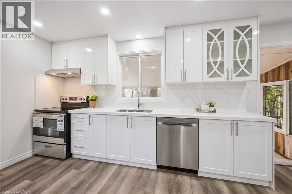179 Traynor Avenue, Kitchener, ON - Indoor Photo Showing Kitchen With Double Sink With Upgraded Kitchen
