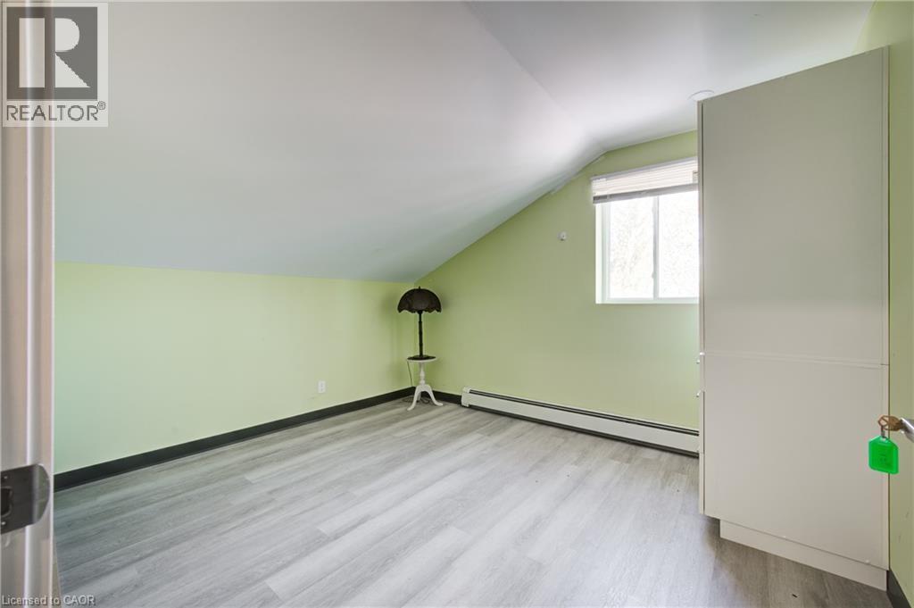 5 Front Street, London, ON - Indoor Photo Showing Other Room