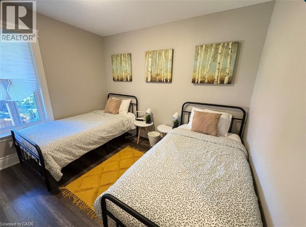 691 Wilson Street, Hamilton, ON - Indoor Photo Showing Bedroom