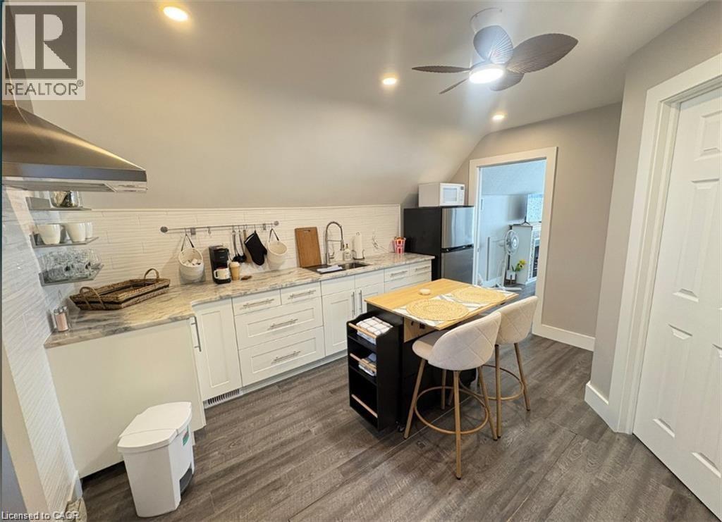 691 Wilson Street, Hamilton, ON - Indoor