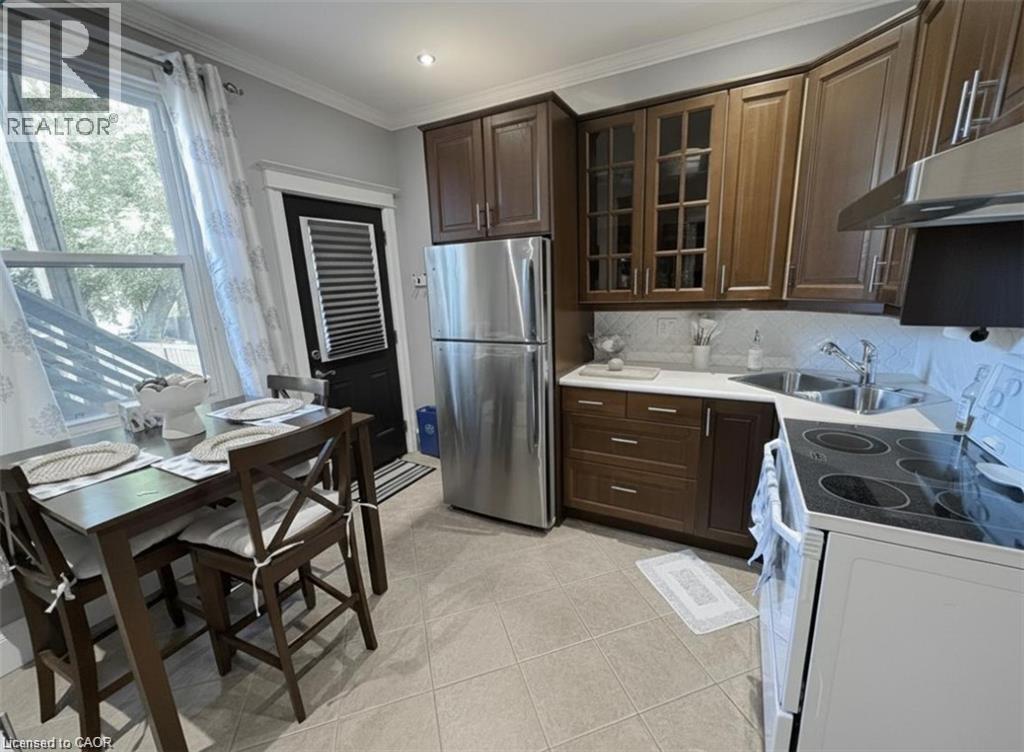 691 Wilson Street, Hamilton, ON - Indoor Photo Showing Kitchen With Double Sink