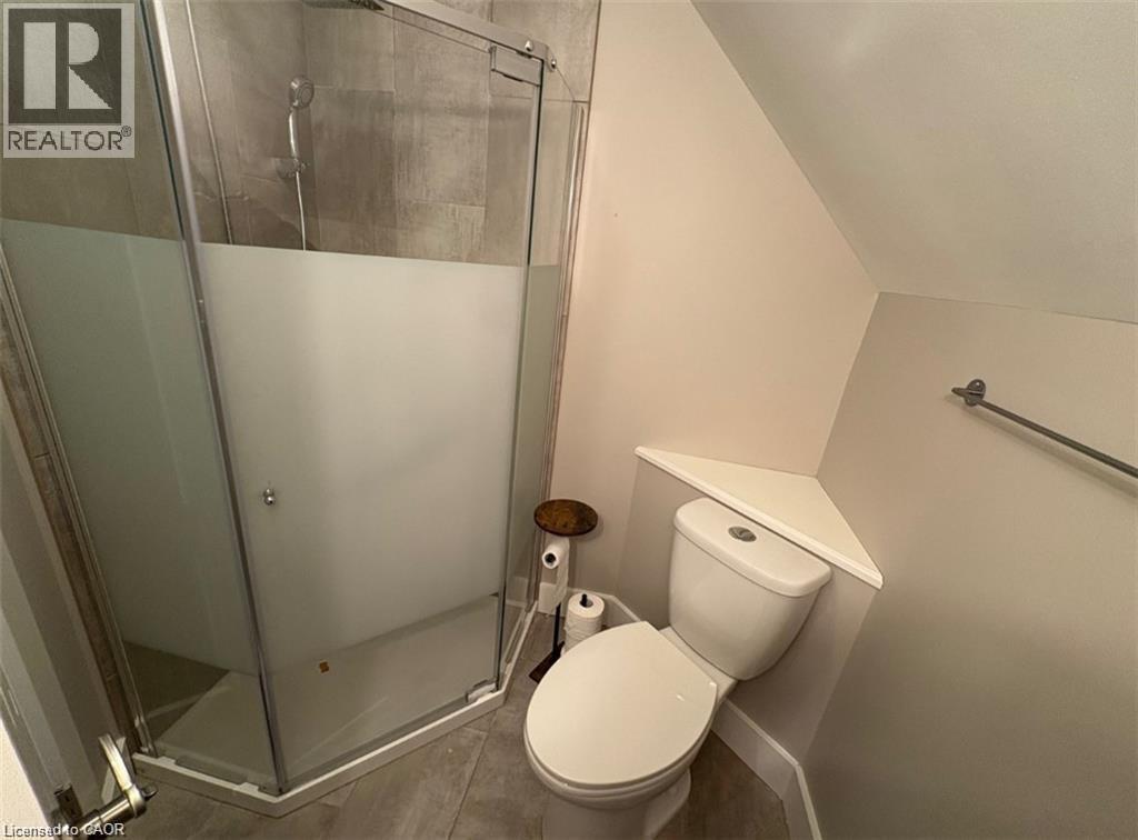 691 Wilson Street, Hamilton, ON - Indoor Photo Showing Bathroom