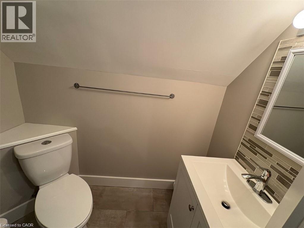 691 Wilson Street, Hamilton, ON - Indoor Photo Showing Bathroom