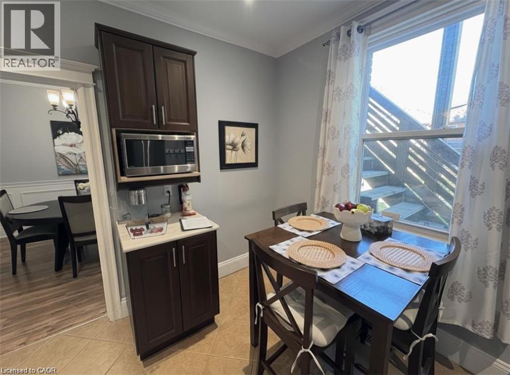 691 Wilson Street, Hamilton, ON - Indoor Photo Showing Dining Room