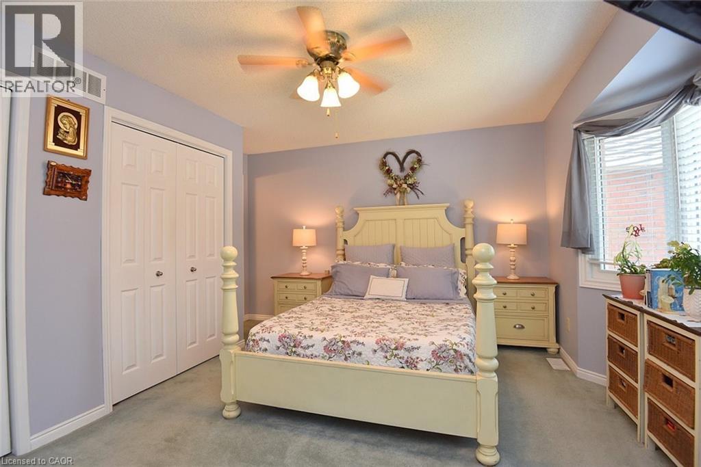 11 Jacqueline Boulevard, Hamilton, ON - Indoor Photo Showing Bedroom