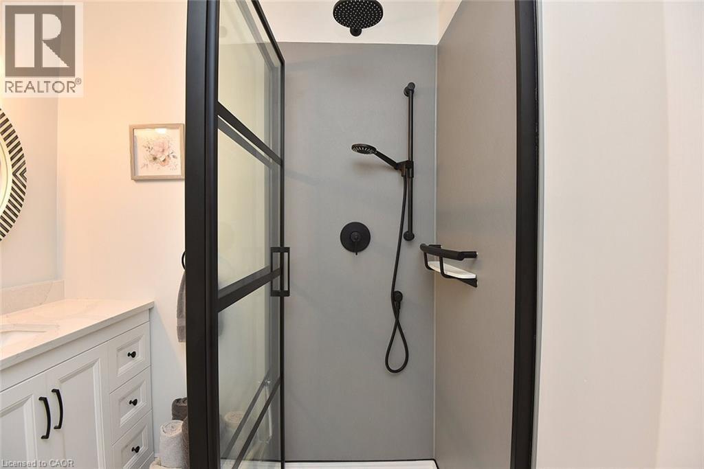 11 Jacqueline Boulevard, Hamilton, ON - Indoor