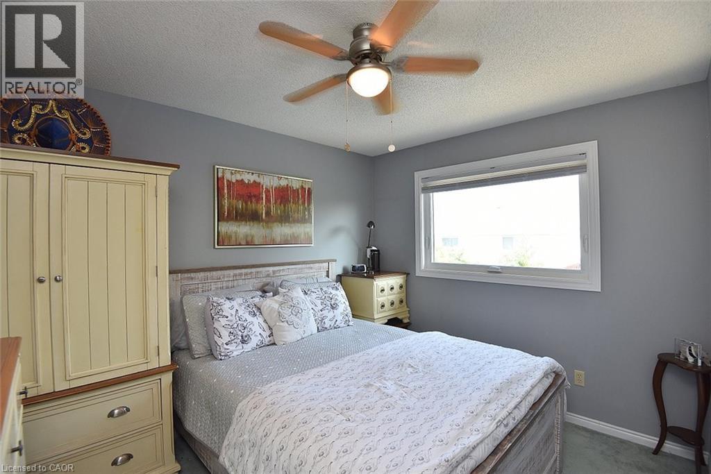 11 Jacqueline Boulevard, Hamilton, ON - Indoor Photo Showing Bedroom