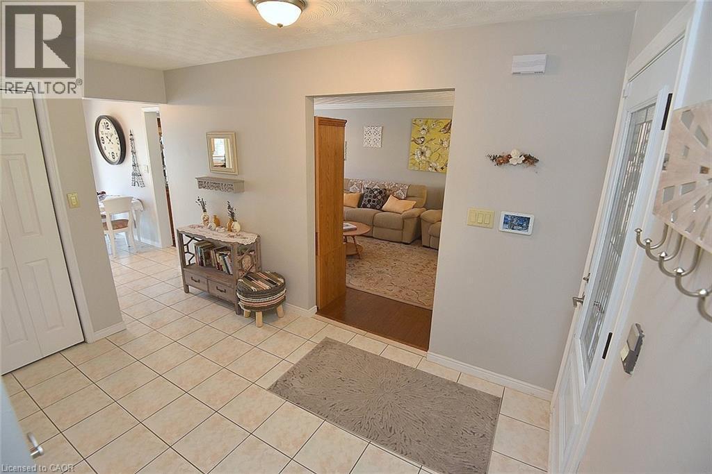 11 Jacqueline Boulevard, Hamilton, ON - Indoor Photo Showing Other Room