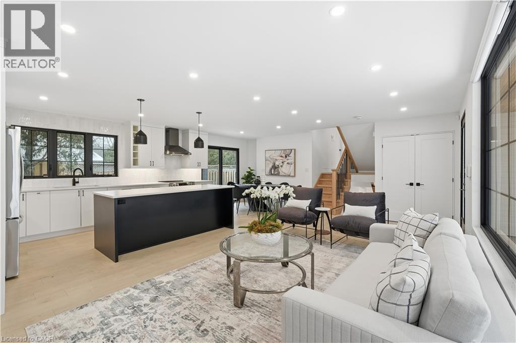 5135 Mulberry Drive, Burlington, ON - Indoor