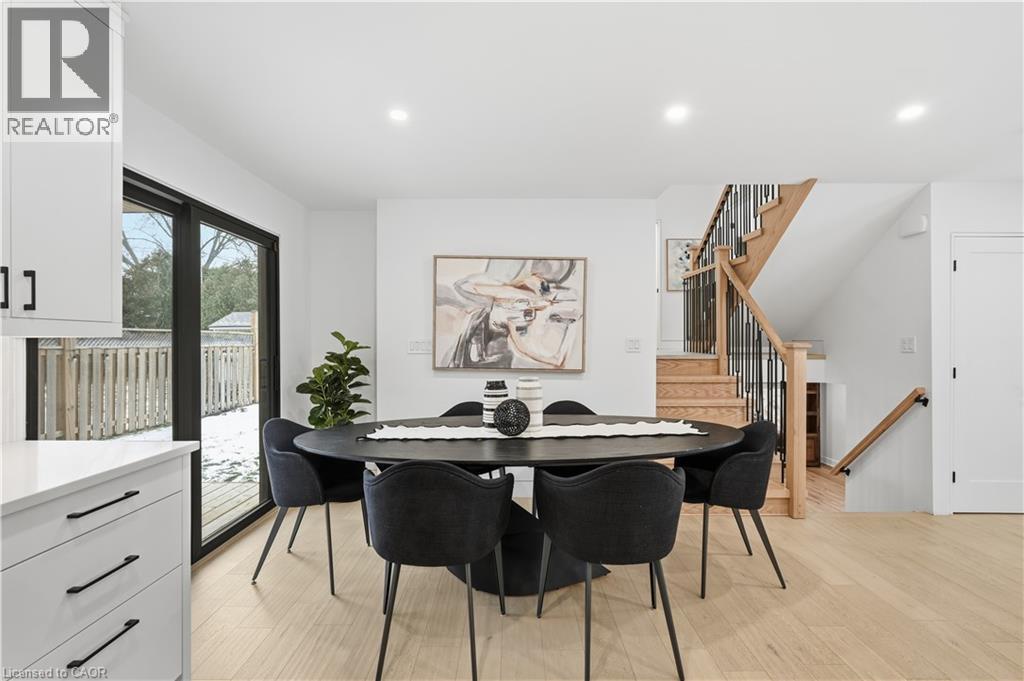 5135 Mulberry Drive, Burlington, ON - Indoor Photo Showing Dining Room