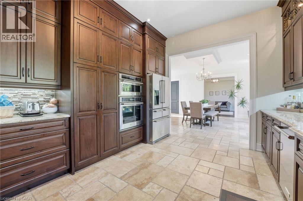 855 Avenue Road, Cambridge, ON - Indoor Photo Showing Kitchen