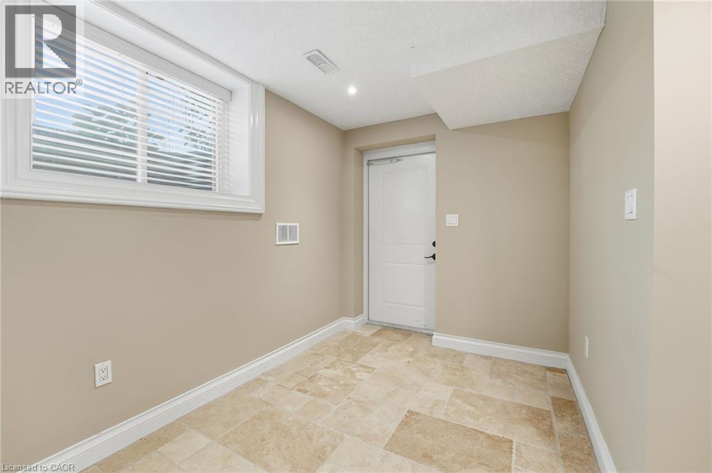 855 Avenue Road, Cambridge, ON - Indoor Photo Showing Other Room
