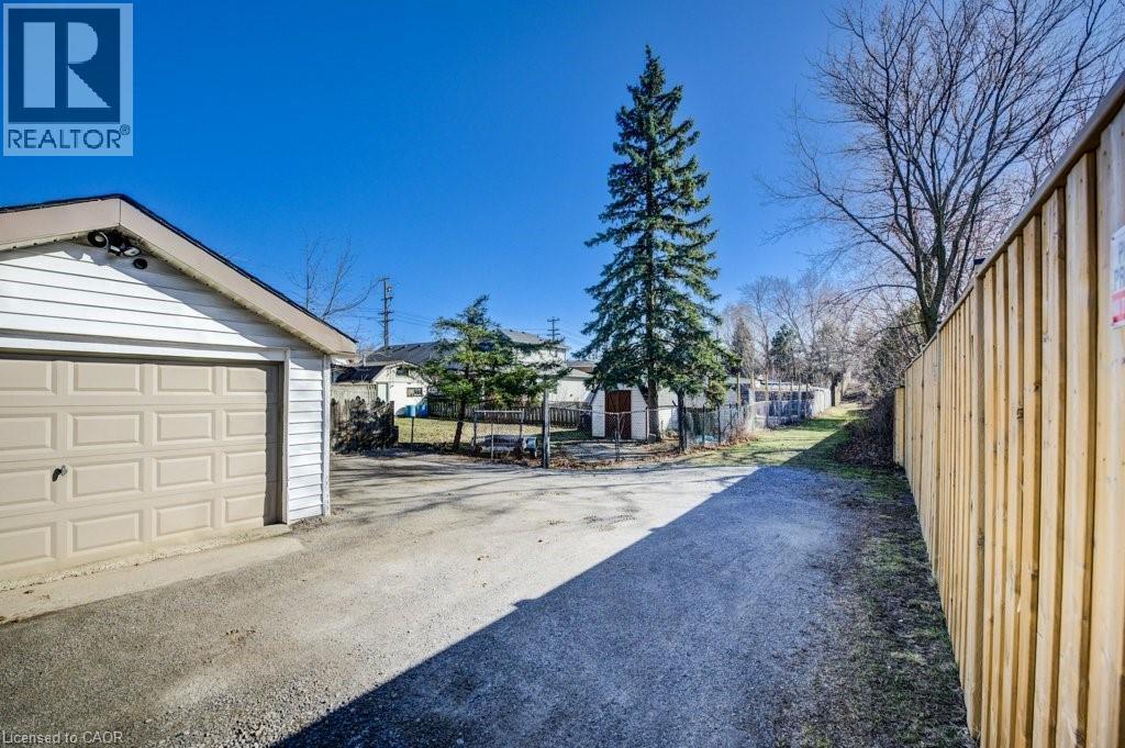 458 Upper Wentworth Street, Hamilton, ON - Outdoor