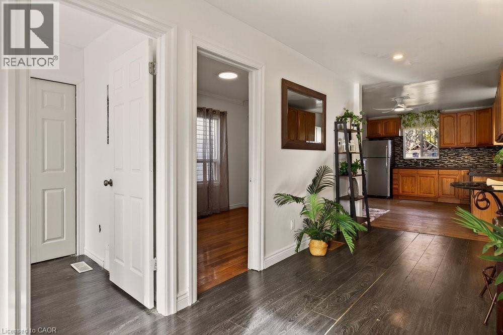 163 Hope Avenue, Hamilton, ON - Indoor Photo Showing Other Room