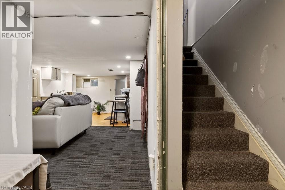 163 Hope Avenue, Hamilton, ON - Indoor Photo Showing Other Room