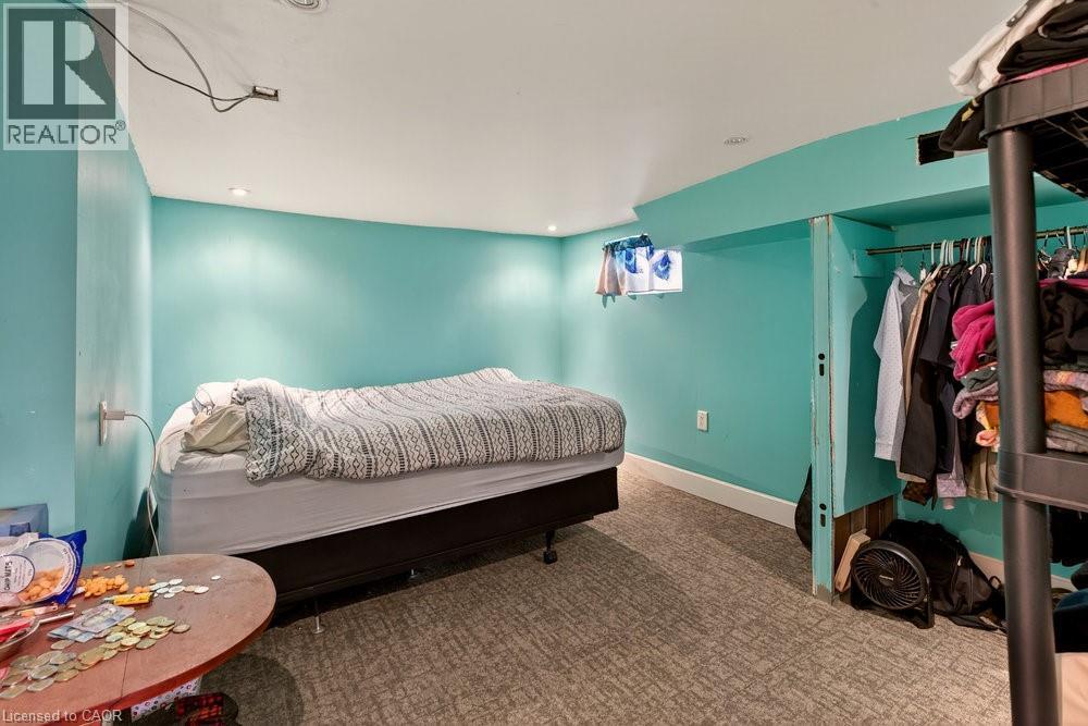 163 Hope Avenue, Hamilton, ON - Indoor Photo Showing Bedroom