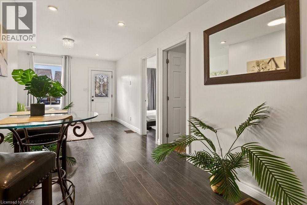 163 Hope Avenue, Hamilton, ON - Indoor Photo Showing Other Room