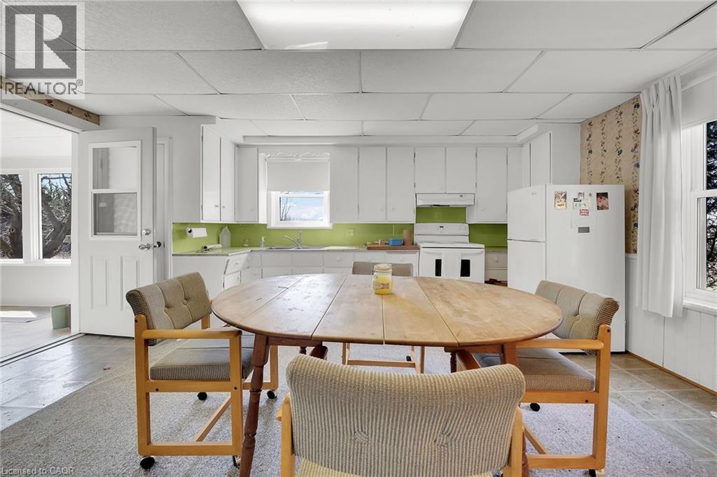 521 Baptist Church Road, Brantford, ON - Indoor Photo Showing Dining Room